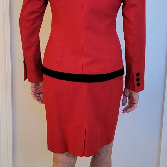 The Carlisle Collection Suit - Picture 4 of 6